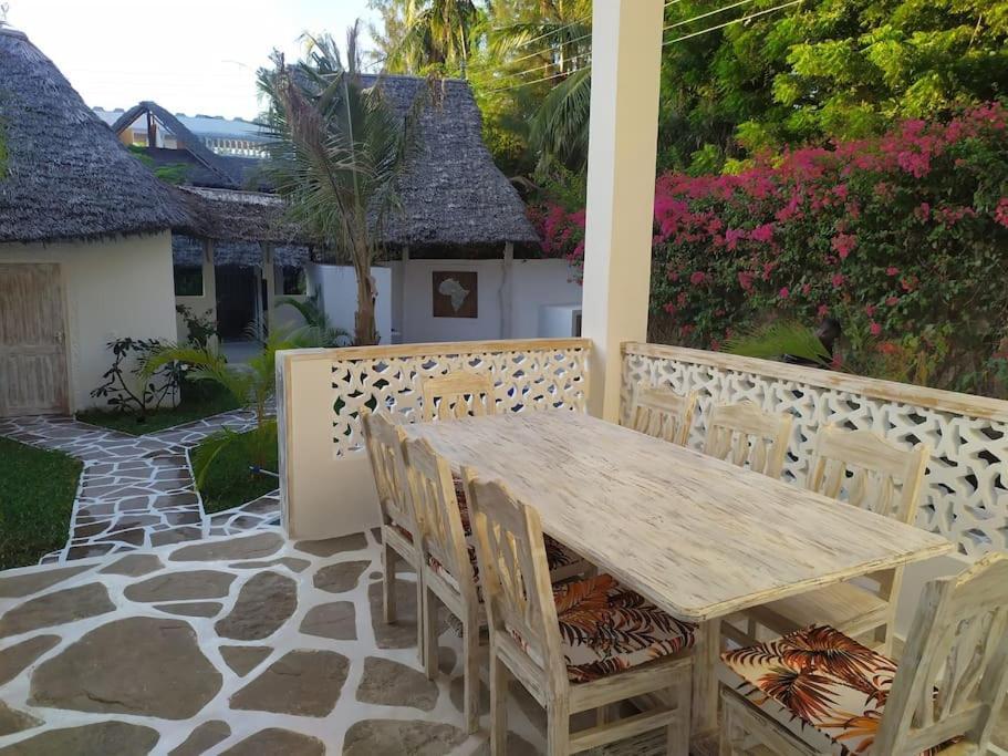 Garoda House Turtle Bay Jacuzzi ☆☆☆☆☆ Kilifi Villa *