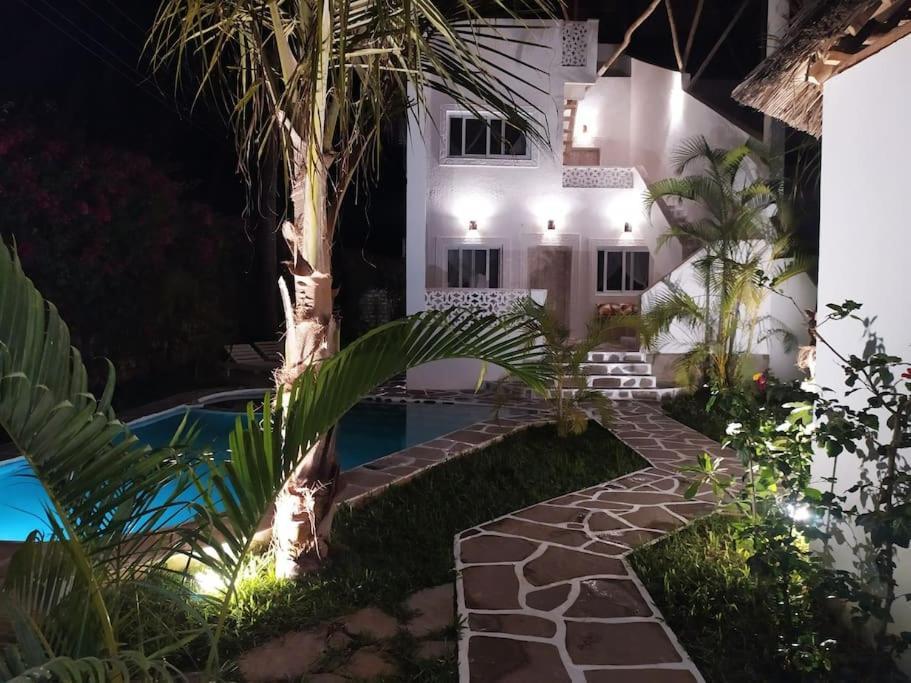 Garoda House Turtle Bay Jacuzzi ☆☆☆☆☆ Kilifi Villa
